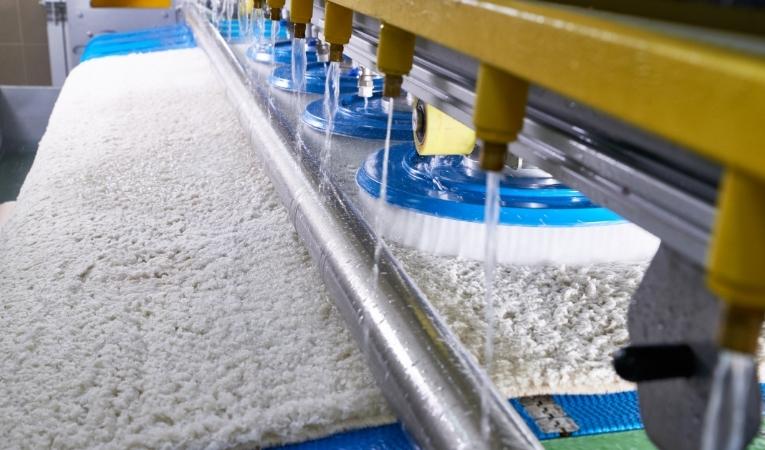 Halınız bize emanet.